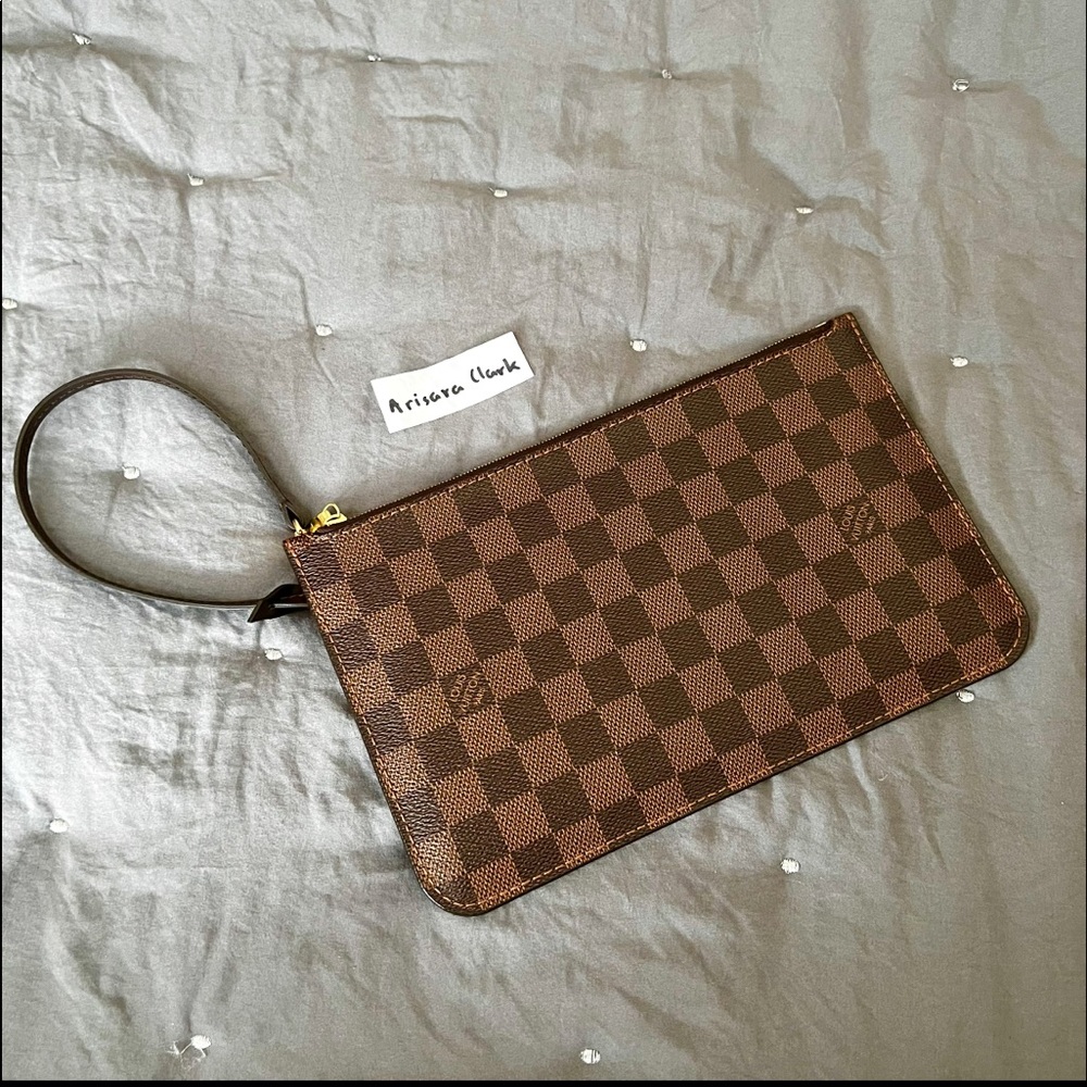 SOLD Louis Vuitton Neverfull Damier MM wristlet pouchette